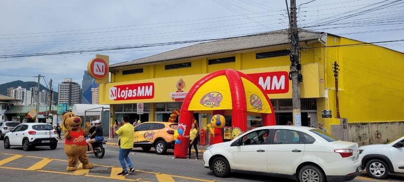 Lojas MM de Navegantes reinaugura em novo endereço